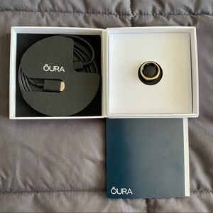 Oura gen 2 gold ring size 7 with charger